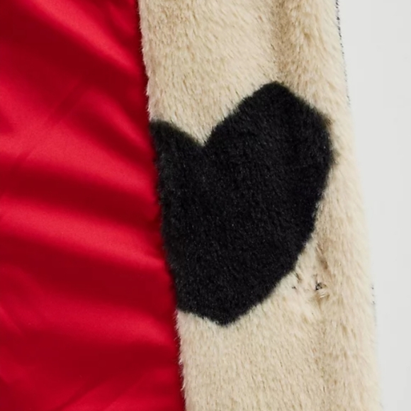 torrid Coat - Faux Fur Heart White Black NWT - Picture 5 of 8